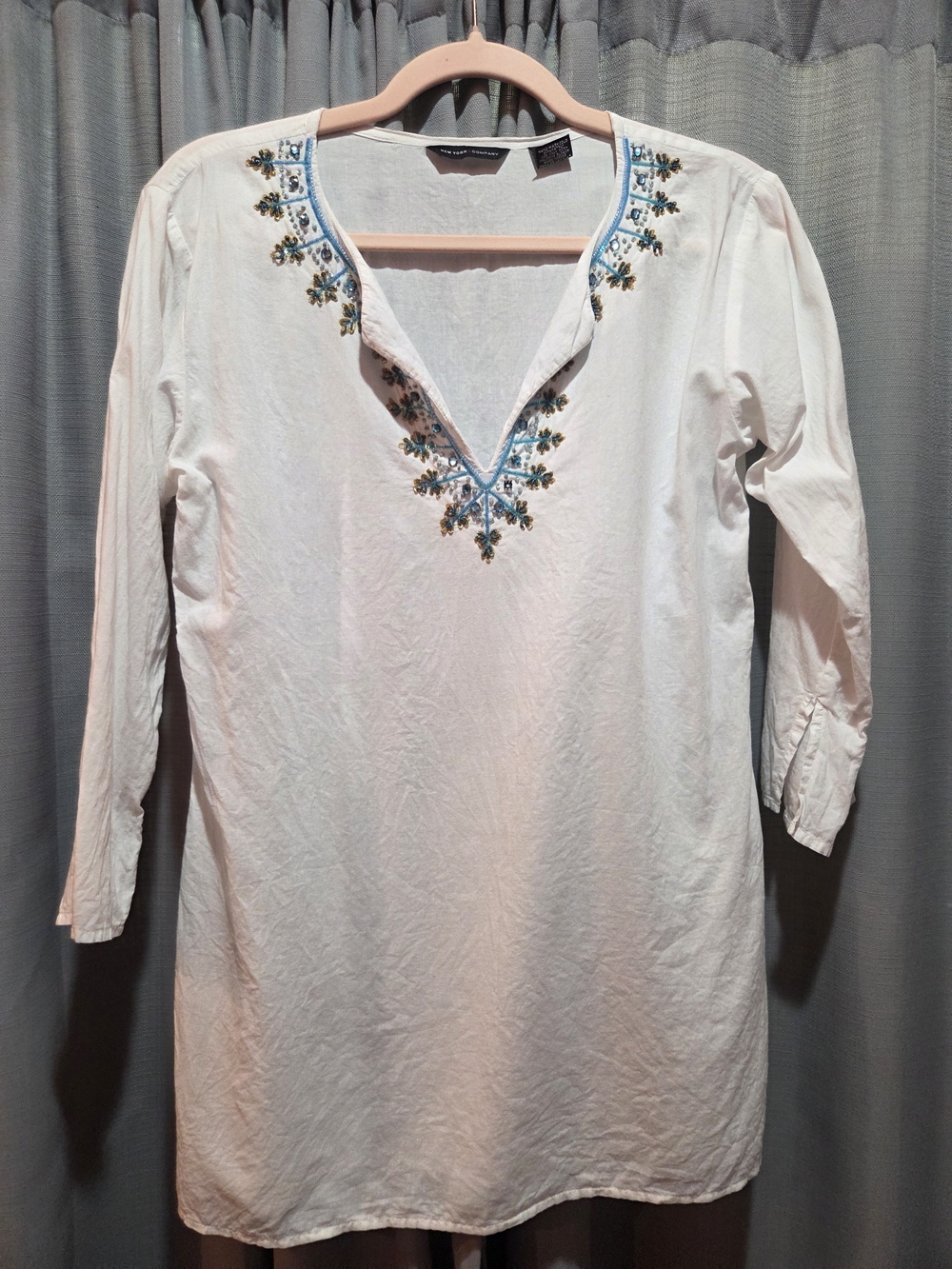 New York & Company White Tunic with Blue and Gold Floral Embroidery